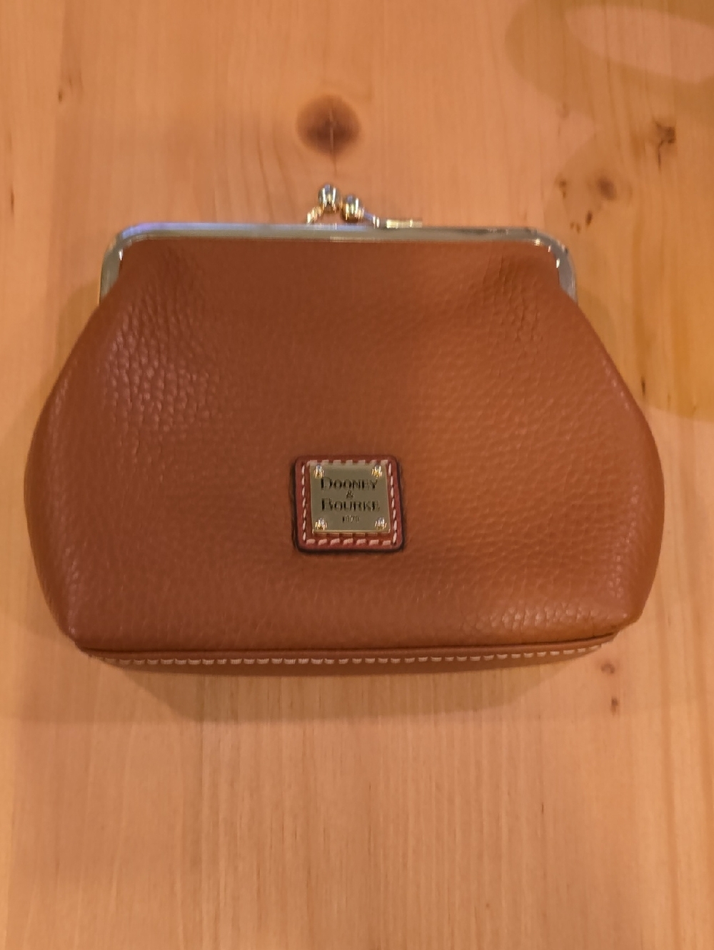 Dooney & Bourke Tan Pebbled Leather Kiss-Lock Coin Purse